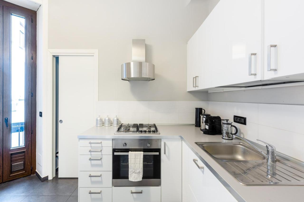 Spacious And Brilliant Apartment In Duomo By Easylife Milaan Buitenkant foto